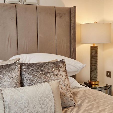 Deluxe River Canal View & Free Secure Parking! Leeds  Bagian luar foto