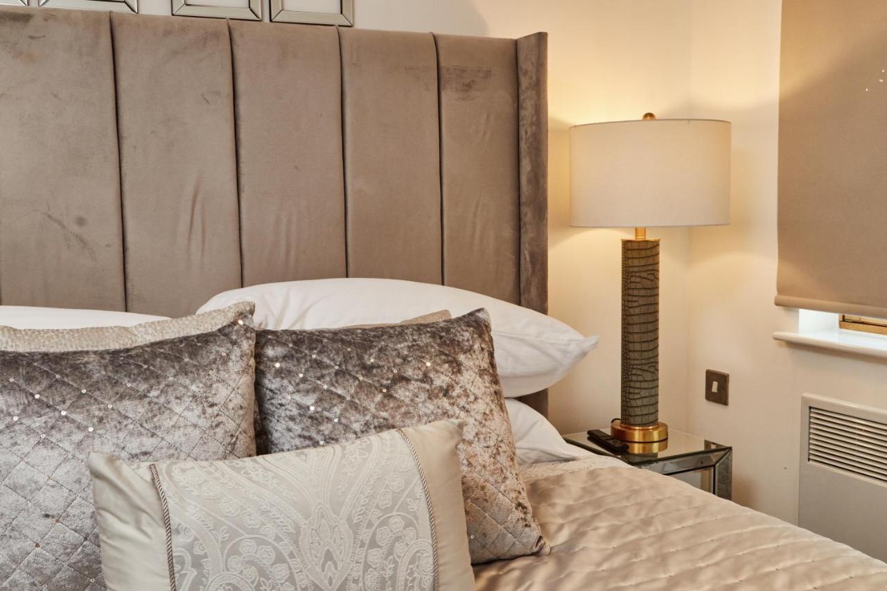 Deluxe River Canal View & Free Secure Parking! Leeds  Bagian luar foto