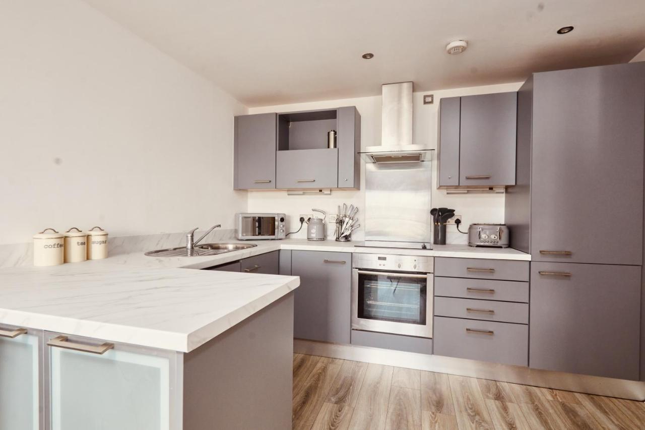 Deluxe River Canal View & Free Secure Parking! Leeds  Bagian luar foto