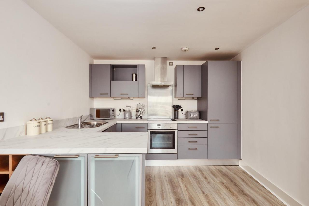 Deluxe River Canal View & Free Secure Parking! Leeds  Bagian luar foto