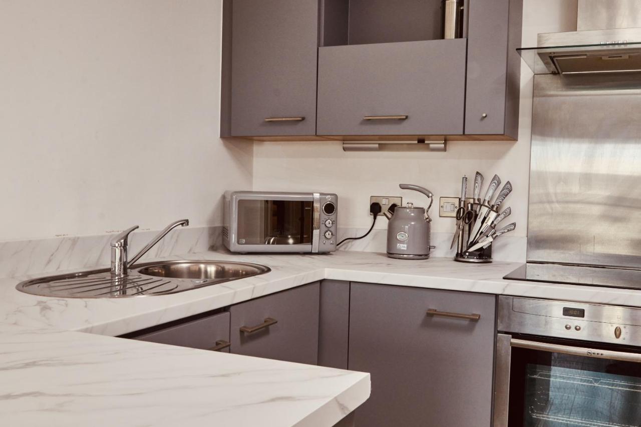 Deluxe River Canal View & Free Secure Parking! Leeds  Bagian luar foto