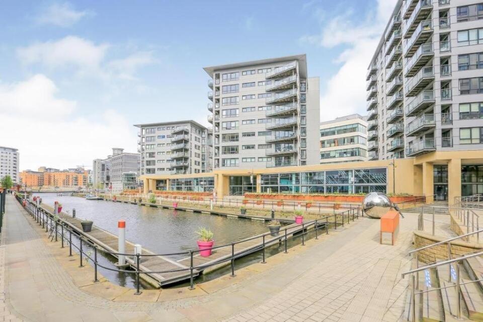Deluxe River Canal View & Free Secure Parking! Leeds  Bagian luar foto