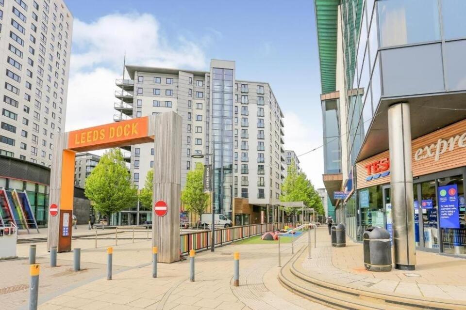 Deluxe River Canal View & Free Secure Parking! Leeds  Bagian luar foto